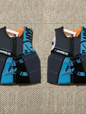 2 NWT Hyperlite Youth Life Vest